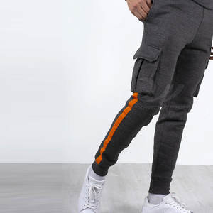 Ensemble de pantalons de survêtement en tissu doux au toucher et au design décontracté, avec des coutures durables et une qualité de port prolongée - Product Image 5