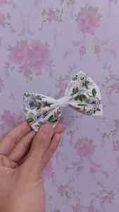 Lazos de pelo pintados a mano hechos a medida con estampados florales temáticos ideales para tiendas de accesorios para el cabello para reventa - Product Image 3