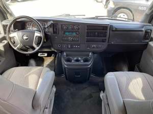 Chevrolet Express 2500 LS RWD 2016 Económico con Volante a la Izquierda/Derecha - Product Image 3