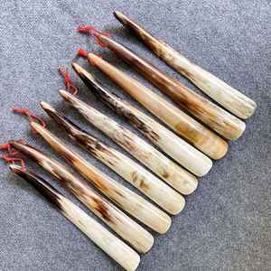 Real Buffalo Shoe Horn Artesanía de animales pequeños de mango largo para decoraciones navideñas - Product Image 3