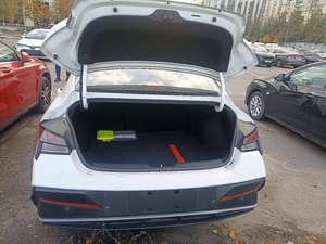 Hyundai Elantra VII รุ่นใหม่2024มีให้เลือกสองสีคือสีดำและสีขาว - Product Image 5