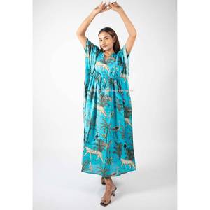 Robe Kaftan en Coton Imprimé Animalier Turquoise, Style Bohème Longueur Ras du Sol, Taille Unique pour Toutes les Tailles, Idéale pour les Journées Décontractées - Product Image 3