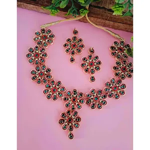 Parure de collier en cuivre plaqué or avec design floral Kundan Meenakari, bijoux en rhodium et perles, pierre principale en perle, pour mariée, cadeau raffiné, prêt à l'emploi - Product Image 3