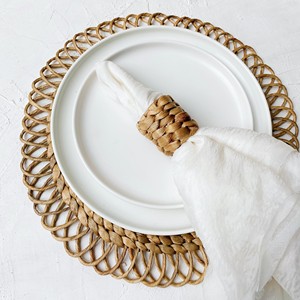 Vente en gros de porte-serviettes de luxe en paille naturelle tressée à la main en jacinthe d'eau pour serviettes de table - Product Image 5