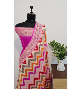 Sari de Georgette Khaddi Banarasi Puro Tejido a Mano, Superventas, Semi-Artesanal, Suave, Lujoso, con un Flujo Exquisito y Trabajo de Zari, Ideal para Fiestas y Eventos - Product Image 3