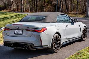 BMW M5 XDrive SUV 2023 USADO EN PERFECTAS CONDICIONES ~3,200 Millas 503 HP Motor Turbo de 6 Cilindros Paquete Ejecutivo Volante a la Izquierda Interior Claro Tapizado en Tela - Product Image 3