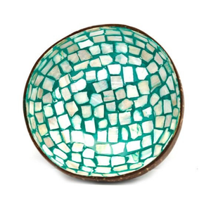 Bol de noix de coco en laque écologique avec décoration en coquillage idéal pour les cuisines d'accueil durables ou l'affichage à la maison - Product Image 1