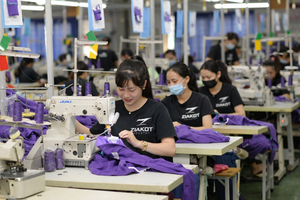 เสื้อสเวตเตอร์มีฮู้ดฤดูหนาวสำหรับอุตสาหกรรมการผลิตผ้าถักขนแกะแบบระเหิด - Product Image 5