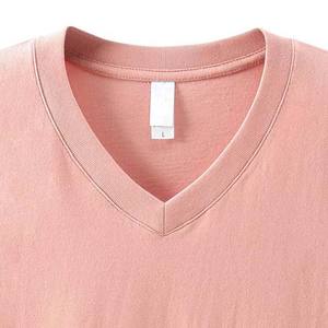 Nouveauté T-shirts col V à bas prix pour hommes, vente en gros de T-shirts d'été 100% coton avec logo personnalisé pour hommes, respirants à manches courtes - Product Image 6