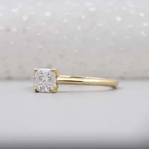 Anillo de Diamante Cultivado en Laboratorio con Corte Cojín Certificado por IGI, con Detalle Oculto, Joyería de Lujo - Product Image 3