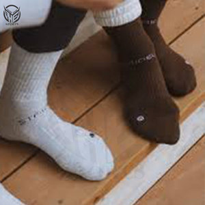 Vente en gros de chaussettes d'hiver de haute qualité chaussettes habillées en coton jacquard chaussettes colorées folles et drôles pour hommes et femmes - Product Image 1