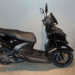 Motocicleta RayZR de Alta Calidad, 99 kg - Product Image 1