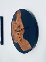 Hadiah Pindah Rumah Jam Dinding Seni Resin Epoksi Kayu Gerakan Mekanis Satu Sisi Gaya Antik Seni Dinding Modern Buatan Tangan