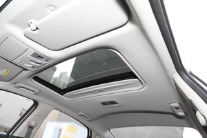 Voiture d'occasion K3 Comfort Edition Diesel Automatique 4 portes 5 places SUV avec sièges en cuir Pneus R18 Volant à gauche - Product Image 4