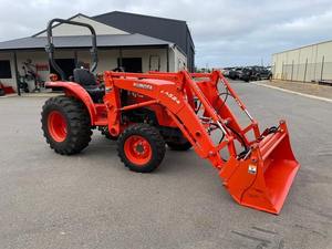 Tracteur et chargeur frontal Kubota L3800 d'occasion abordable et agricole à vendre - Product Image 2