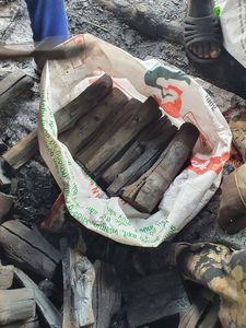 Carbón Vegetal de Manglar Vietnamita BIWOOD PREMIUM, Larga Duración, Inodoro, Ceniza Blanca Limpia - Product Image 3