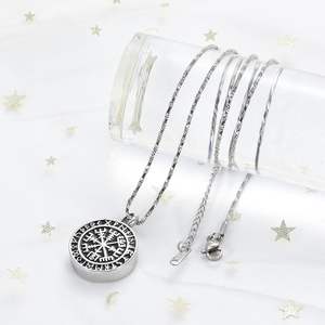 Collar conmemorativo de tamaño personalizado para hombres, joyería de cremación de urna con brújula rúnica vikinga de Metal plateado para mantener las cenizas cerca - Product Image 6