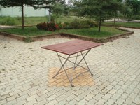 Ensemble moderne de meubles de jardin commerciaux de luxe pour l'extérieur Tables basses pliables en bois à ossature métallique, du fournisseur en gros du Vietnam