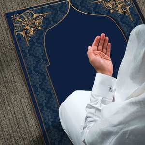 Alfombra de Oración Azul con Diseño Islámico Dorado, Alfombra Impresa Lavable a Máquina, con Pelo Suave - Product Image 4