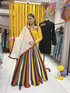 Lehenga Choli exclusif Festival Fashion Wear avec impression numérique Dernier design Dupatta pour les tenues de fête - Product Image 2