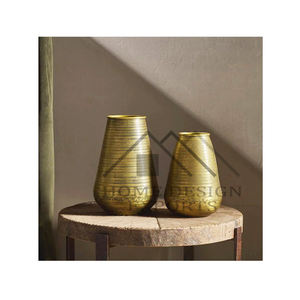 Juego de 2 Jarrones de Flores de Latón Antiguo para Decoración del Hogar, Metal de Alta Calidad, Hierro, Latón, Acabado Antiguo - Product Image 1