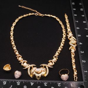 Zhuerrui Vente chaude Style pop Xoxo Câlin et baiser Je t'aime Ensemble de bijoux Dernier design Femmes Collier plaqué or Ensembles de bijoux X0147 - Product Image 4