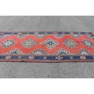 Alfombra Grande Vintage de 4.4x10.5 pies (135x320 cm), Alfombra Turca Roja con Diseño Floral - Product Image 3