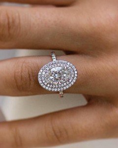 Anillo de compromiso de Halo doble de moissanita de corte ovalado de 10x7mm | Joyería de aniversario de Boda nupcial de oro blanco o plata OEM al por mayor - Product Image 1