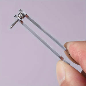 Pinza de Perforación de Alta Precisión, Herramienta de Sujeción de Joyería Corporal de Acero Inoxidable Quirúrgico para Perforaciones de Nariz, Oreja, Ombligo y Labio - Product Image 3