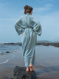 Kimono bohemio azul con cierre de cordón, bata envolvente transpirable y capa para mujer para todas las estaciones - Product Image 2