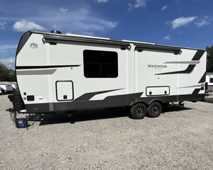 El mejor!! Autocaravanas Usadas de 3 Meses de Uso, Modelo 2025 2024, Forest River ROCK_WOOD SIGNATURE 8263_MBR, Remolques de Viaje, Autocaravanas - Product Image 3