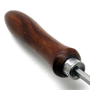 Instrumento de acero veterinario ligero, cuchillo para pezuña para el cuidado de los caballos, cuchillo para pezuña con mango de madera de acero inoxidable - Product Image 2