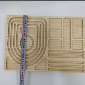 Présentoir à bijoux élégant en bois de pin pour bracelets et colliers - Product Image 3