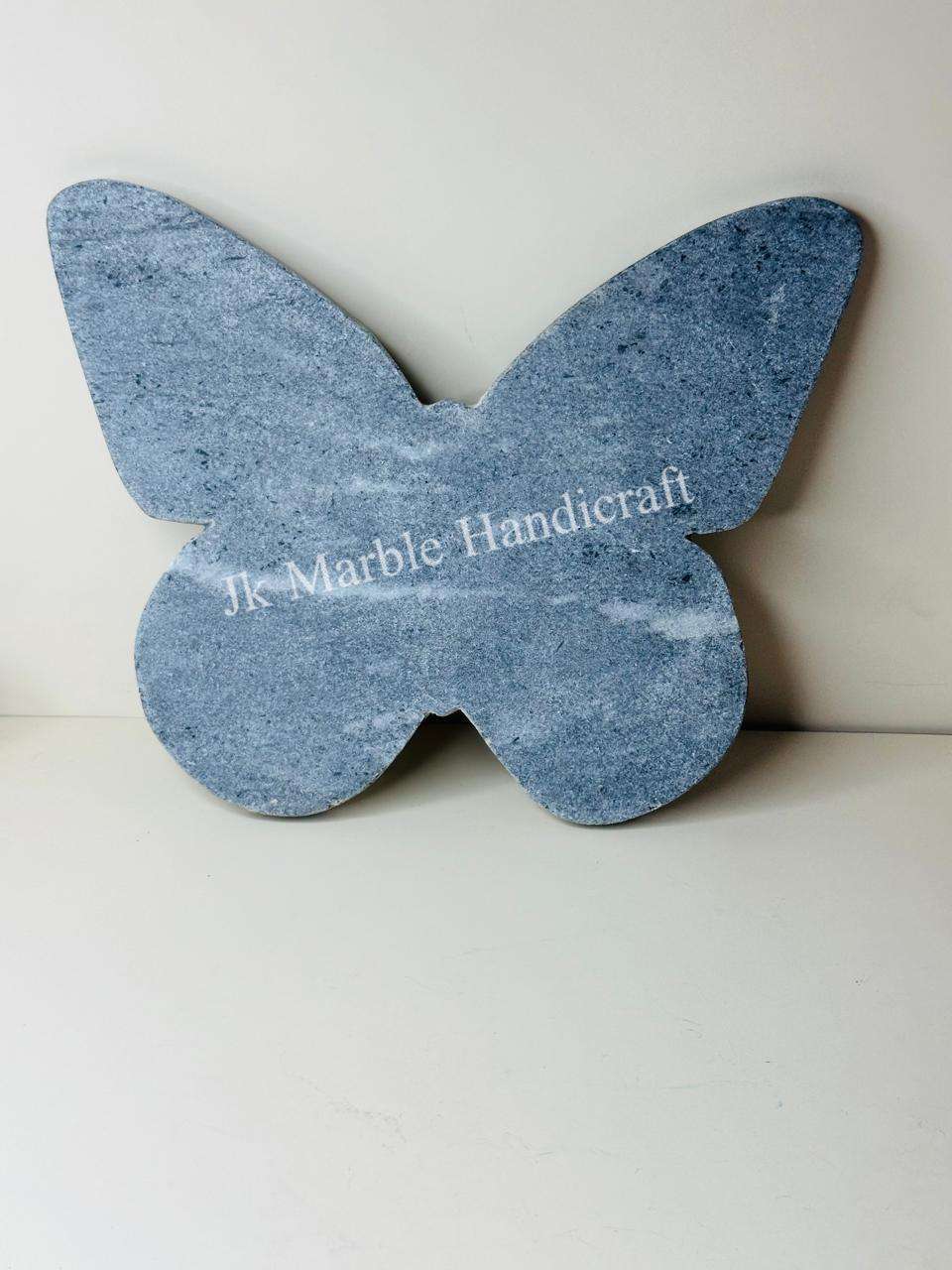 สีเทาเข้ม