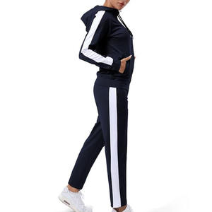 ชุดวอร์มสีพื้นสำหรับวิ่งแฟชั่นไซส์ใหญ่พิเศษชุดวอร์มสำหรับผู้หญิงมีฮู้ดแฟชั่นยิม2ชิ้นปักโลโก้3D ตามสั่ง - Product Image 6