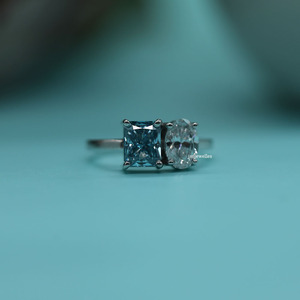 Anillo de compromiso de dos piedras de diamante cultivado en laboratorio de corte ovalado radiante, lujoso anillo de compromiso de platino para mujer - Product Image 5