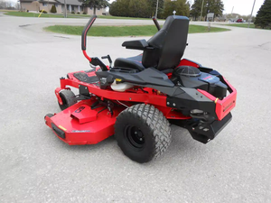 Cortadora de Césped de Giro Cero GRAVELY ZT60 XL de Alto Rendimiento, Corte Eficiente y Rápido, en Venta - Product Image 4