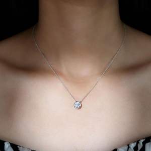 Collier solitaire simple pour femmes - Product Image 2