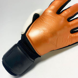 Customized Leather Outdoor Goalkeeper Gloves-High Quality Waterproof & Breathable - Product Image 3