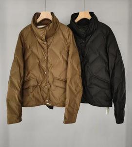 2025 chaqueta acolchada de mujer de calidad superior con logotipo personalizado, chaqueta acolchada cómoda de invierno con capucha informal para mujer - Product Image 1