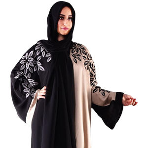 Vente en gros de vêtements musulmans burkha arabes pour femmes fabricant d'abaya décontracté à la mode islamique personnalisé noir doré teint en soie - Product Image 3
