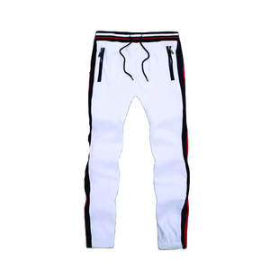 Survêtement à la mode ensemble sweat à capuche et pantalon pour hommes broderie personnalisée streetwear vêtements d'hiver vêtements de sport en gros approvisionnement OEM en vrac - Product Image 4