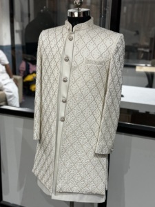 Ensemble de costumes Sherwani traditionnels de luxe pour hommes, brodés ivoire, pour mariages et fêtes, tenue ethnique, vente en gros - Product Image 5