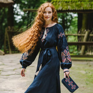 Nouvelle collection de robes élégantes et modernes au design bohème pour femmes robes maxi pour femmes robes ukrainiennes brodées élégantes à manches longues pour dames - Product Image 1