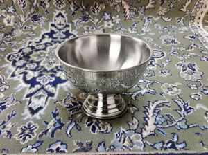 Tazón de Servir de Madera Oscura Hecho a Mano de Primera Calidad con Base Decorativa de Metal Dorado, Centro de Mesa para Cocina, Precio Bajo - Product Image 4