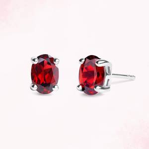 Pendientes de tuerca ovalados de granate tono rubí, piedra preciosa roja de 7x5mm con engaste de puntas para mujer, plata de ley 925, piedra de nacimiento de enero, Ember - Product Image 1