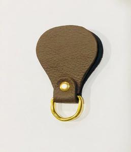 Alisador de líder de pesca con mosca de goma de cuero ecológico de alta calidad, herramienta práctica para pescadores, elimina giros, bobinas, bagre - Product Image 1