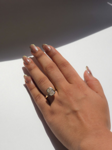 Bague solitaire en diamant de culture de forme coussin, sertie clos, en or jaune 14 ou 18 carats, bague de fiançailles moderne pour femme, cadeau - Product Image 6