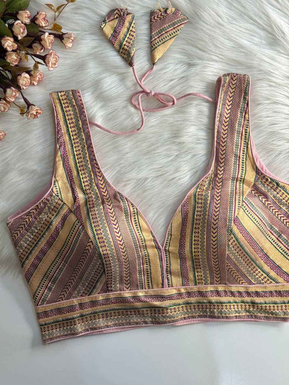 สีขาวหม่น