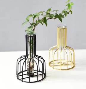 Nouveau vase décoratif de fleur de conception pour la décoration de maison et de jardin dans la conception moderne et unique - Product Image 1